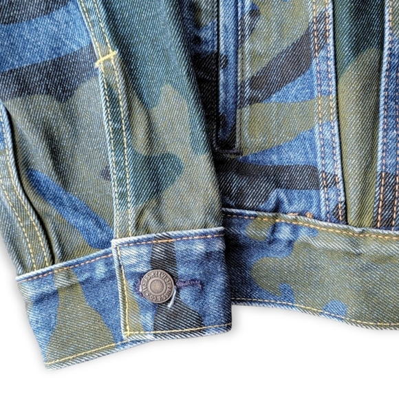 Levi's Strauss Denim Jean Jacket Men's Small Trucker Military Camo - Picture 4 of 9